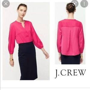 Open V-neck top in 365 crepe